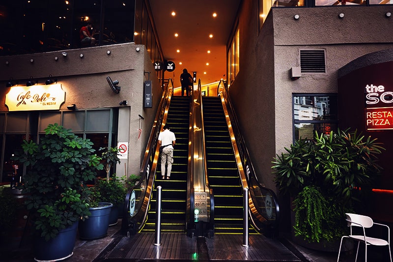 kiara163 escalator